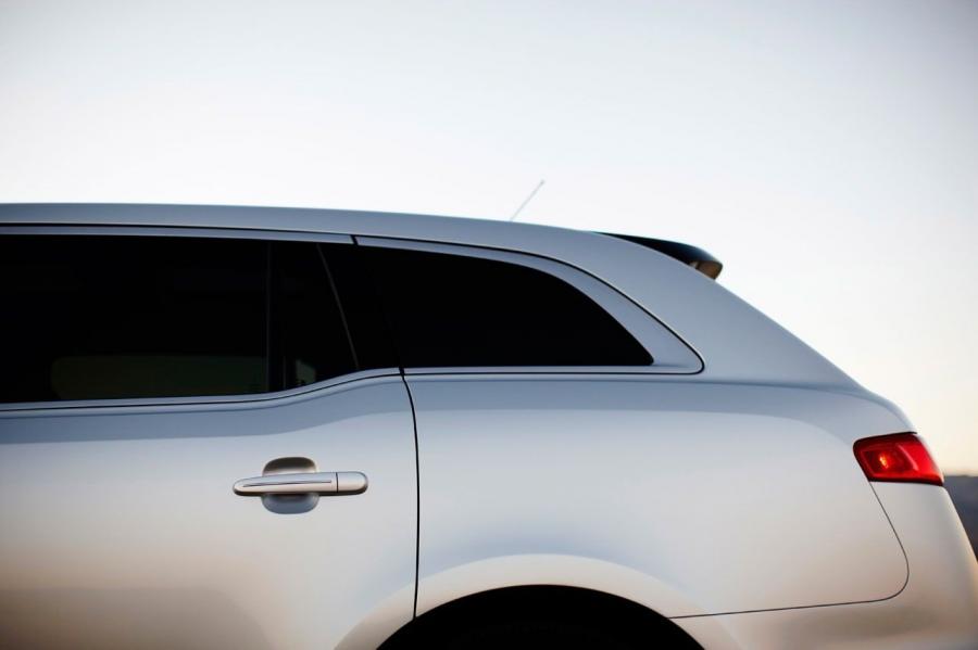 Детали экстерьера Lincoln MKT 2010 года  (фото 18 из 79)